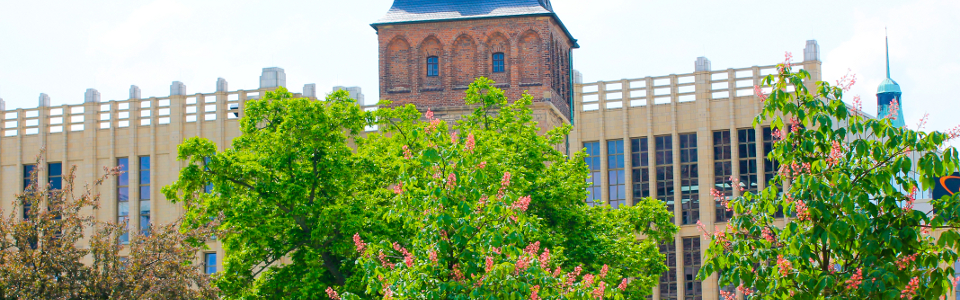 Roter Turm in Chemnitz (Foto: Oli Müller / pixelio.de)